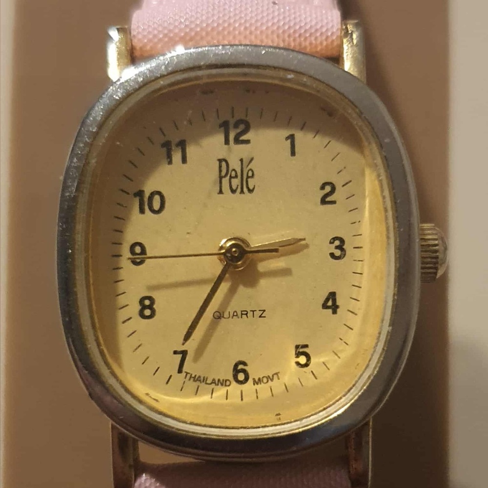 🦋10/$20🦋 Pele Goldtone /Pink Leather Women's Watch
